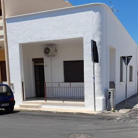 Vacanza A Due Passi Dal Mare Torre San Giovanni Ugento Luaran gambar